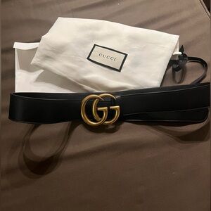 Authentic Gucci Belt Wide Leather Double G Buckle. Black Size 90 Good Condition.